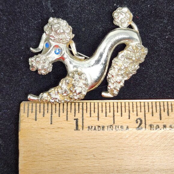 Vintage Gerrys Silver-Tone Poodle Brooch With Blue Rhinestone Eyes - Picture 4 of 5